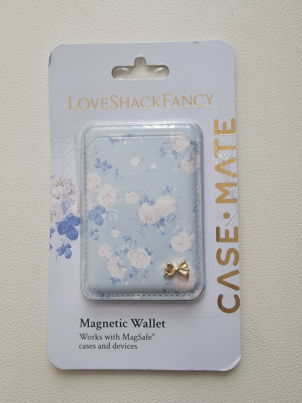 LoveShackFancy – Case-Mate Everblooming Rosettes Magnetic Cardholder